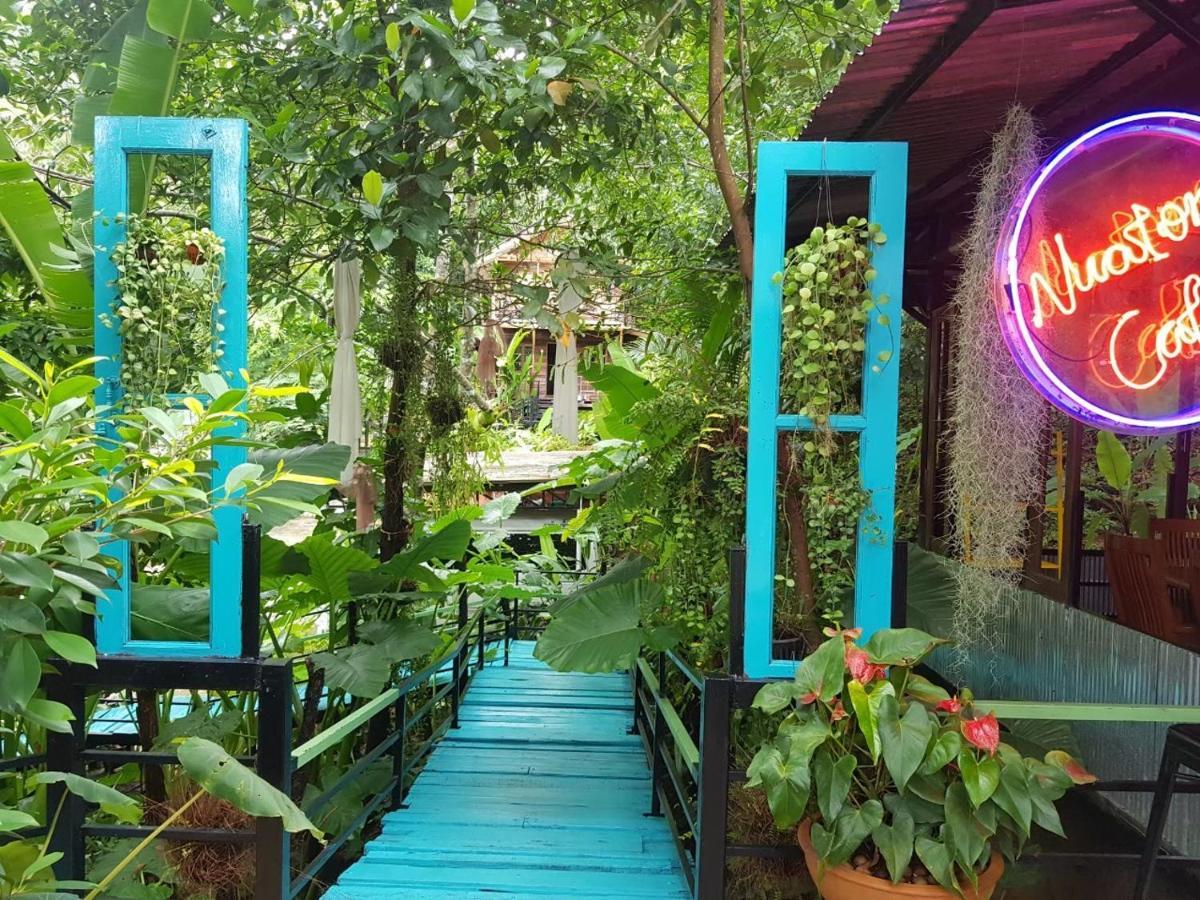 Nua Tone Resort Bang Tao & Cafe Exterior foto