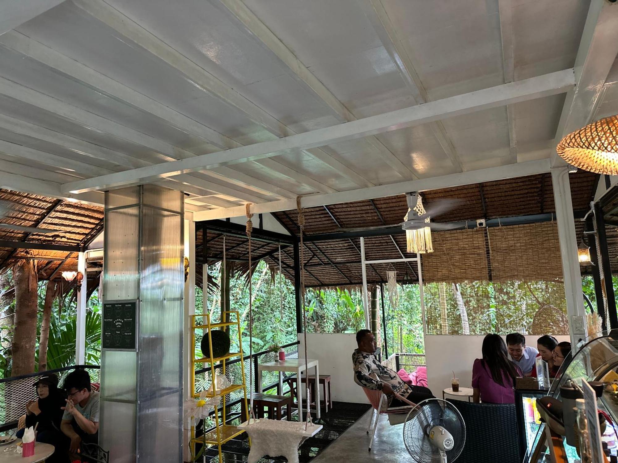Nua Tone Resort Bang Tao & Cafe Exterior foto